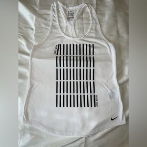 Nike women’s tank top